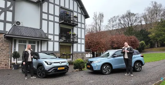 Dubbeltest Suzuki e VITARA en Vitara door AutoRAI TV