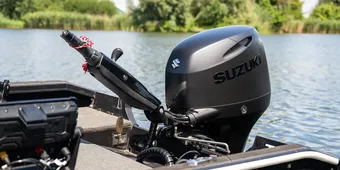 Suzuki introduceert nieuwe matzwarte DF60ATL