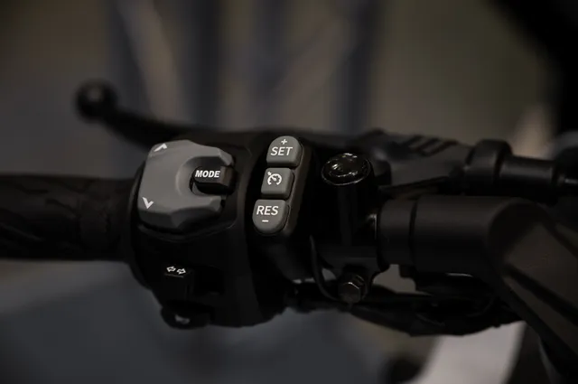 Persbericht SV-7GX Cruise Control