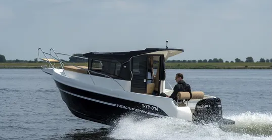 Boottesten test Texas 695 Pilothouse + Suzuki DF115