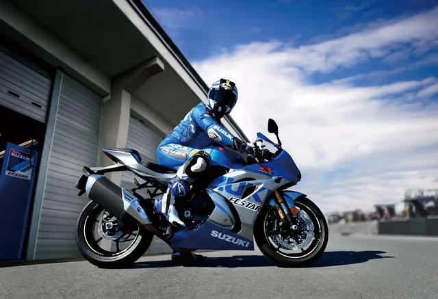 GSX-R1000RZAM1_action11_1.jpg