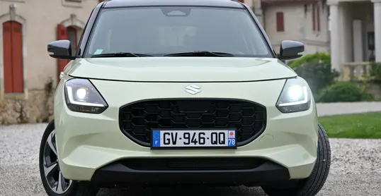 Test: Suzuki Swift door Autozine