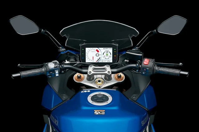 Suzuki_GSX-S1000GT_M2_Cockpit_Day.jpg