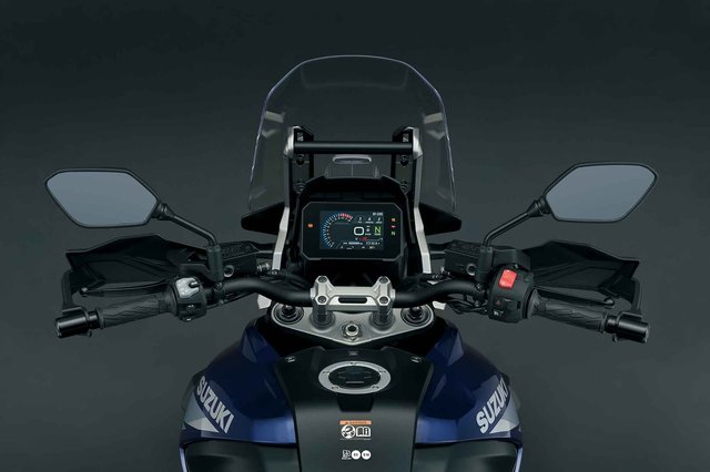 Suzuki_V-Strom_DL1050RRM3_cockpit.jpg