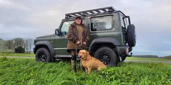 Suzuki Stories: Györgyike doet haar Suzuki Jimny nooit meer weg