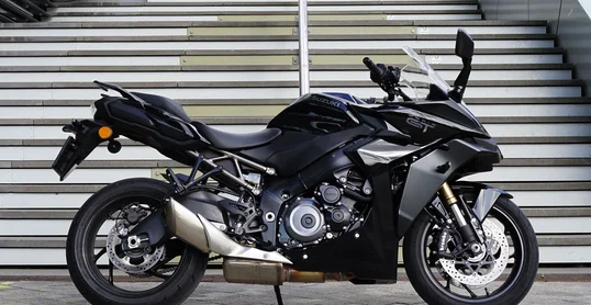 Test: Suzuki GSX-S1000GT door Autoblog