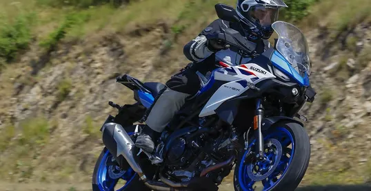 Test Suzuki SV-7GX door Motorfreaks (2026)