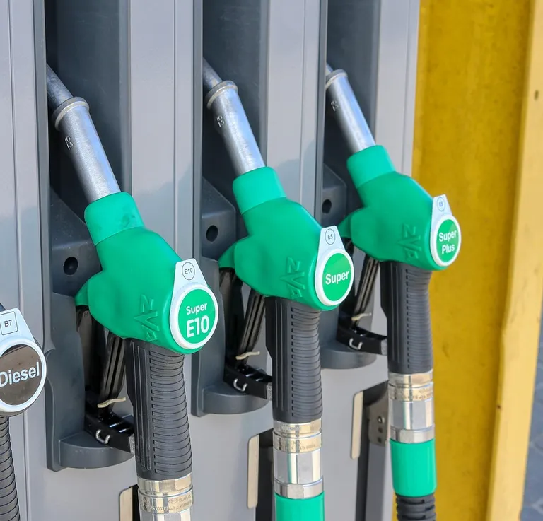 Suzuki en *brandstof E10*