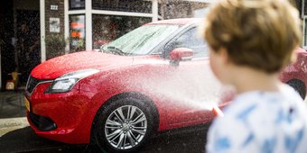 Tips om je auto te wassen en te poetsen