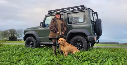 Suzuki Stories: Györgyike doet haar Suzuki Jimny nooit meer weg