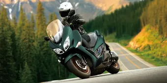 Nieuwe kleuren en prijsstelling voor de Burgman 400