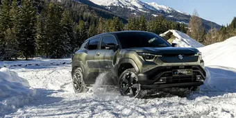 Met een elektrische Suzuki op wintersport: laden, rijden en genieten