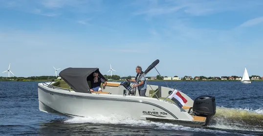 Boottesten test Clever 70s met Suzuki DF200