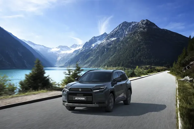 Suzuki_Across_driving_lake