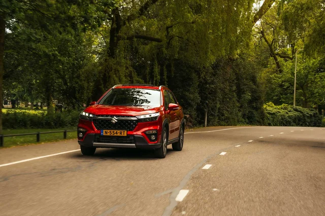 Suzuki_S-Cross-review_38