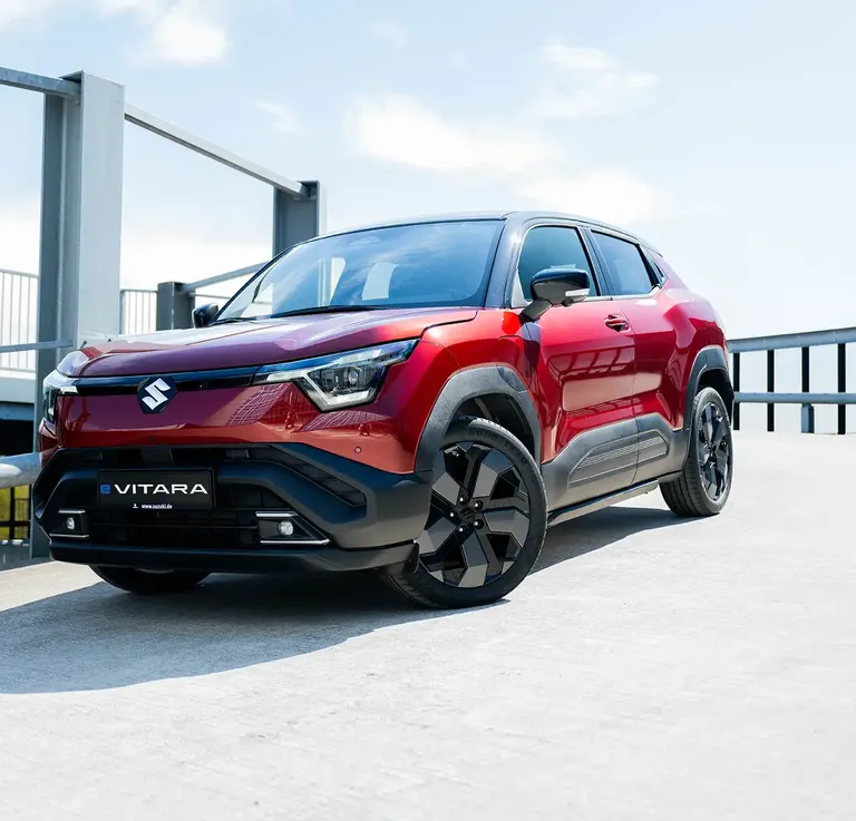 Suzuki maakt *prijs* elektrische *<br/>e VITARA* bekend
